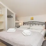 בית נופש Two-bedroom In Kijevo
