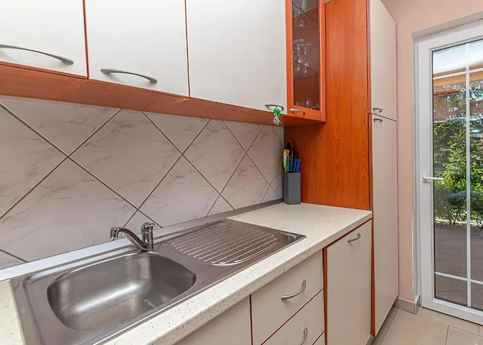 Vakantiehuis Two-bedroom In Kijevo