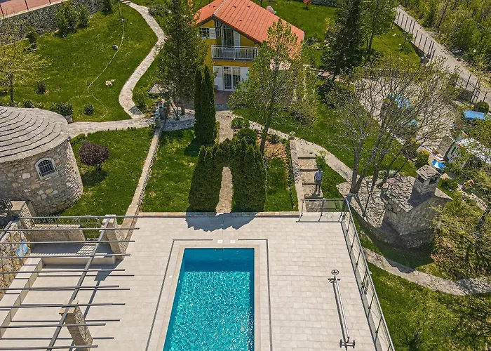 Two-bedroom In Kijevo