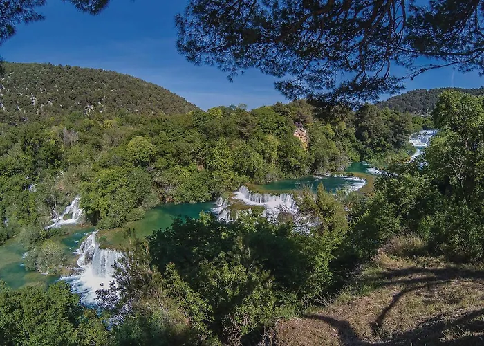 Vakantiehuis Two-bedroom In Kijevo